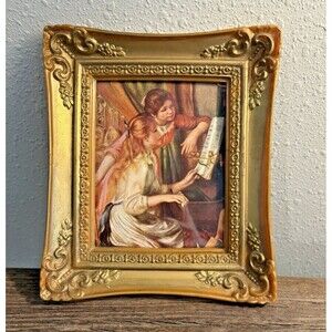 Vintage Ornate Picture Frame Made in Canada Plastic Holds 5X4 Inches